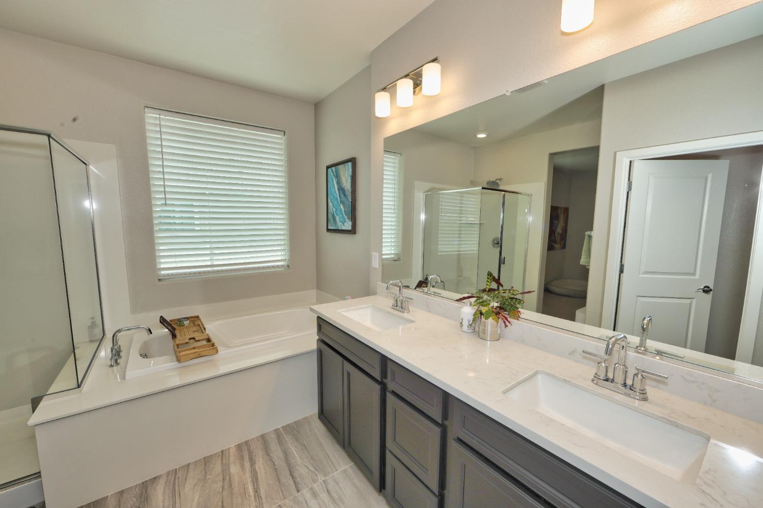 Detail Gallery Image 24 of 28 For 3062 Eagle Chase Walk, Sacramento,  CA 95833 - 3 Beds | 3/1 Baths