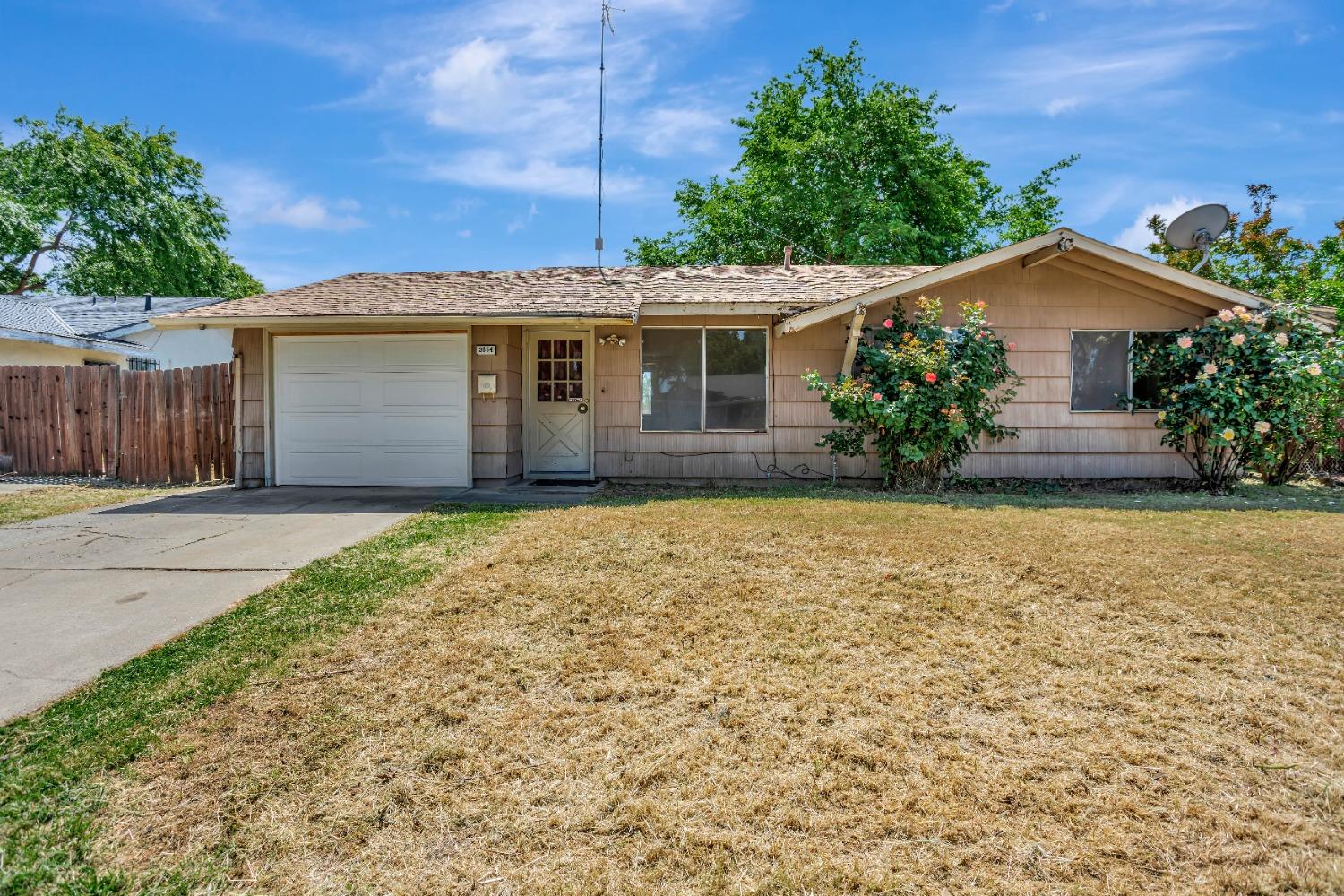 Detail Gallery Image 1 of 23 For 3854 Bainbridge Dr, North Highlands,  CA 95660 - 3 Beds | 1 Baths