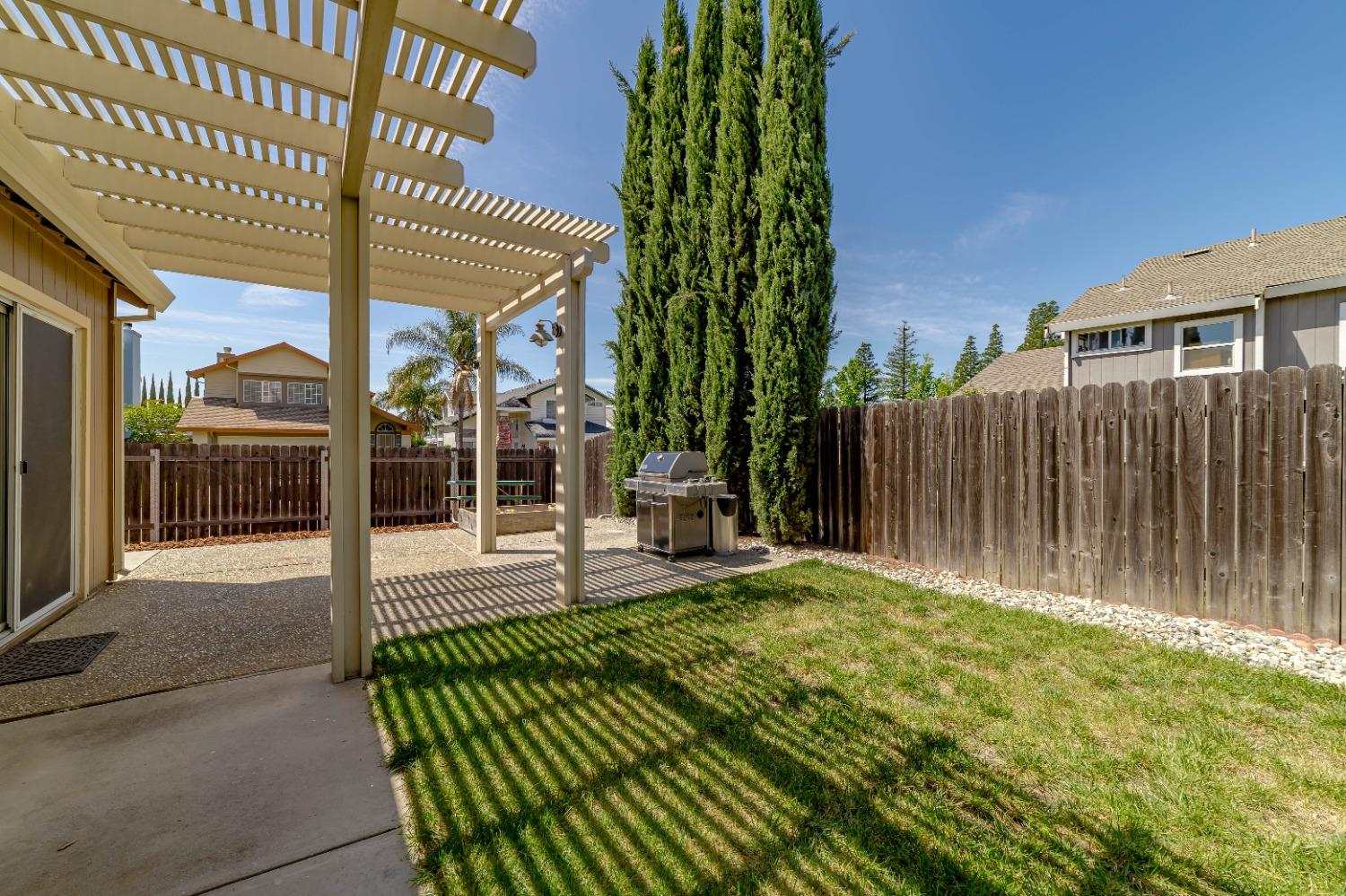 Detail Gallery Image 33 of 36 For 8431 Leaning Tree Ct, Antelope,  CA 95843 - 3 Beds | 2 Baths