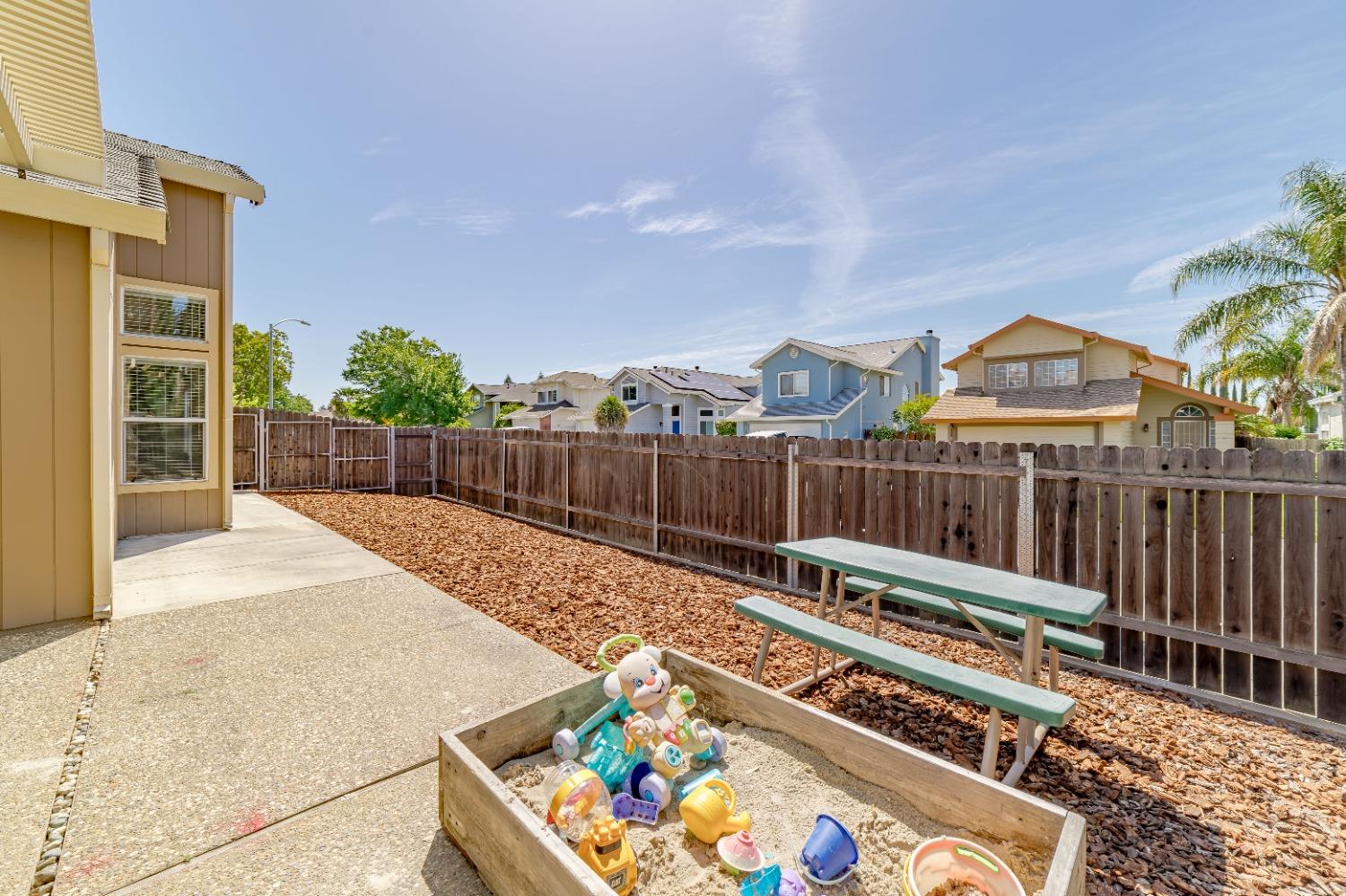 Detail Gallery Image 30 of 36 For 8431 Leaning Tree Ct, Antelope,  CA 95843 - 3 Beds | 2 Baths