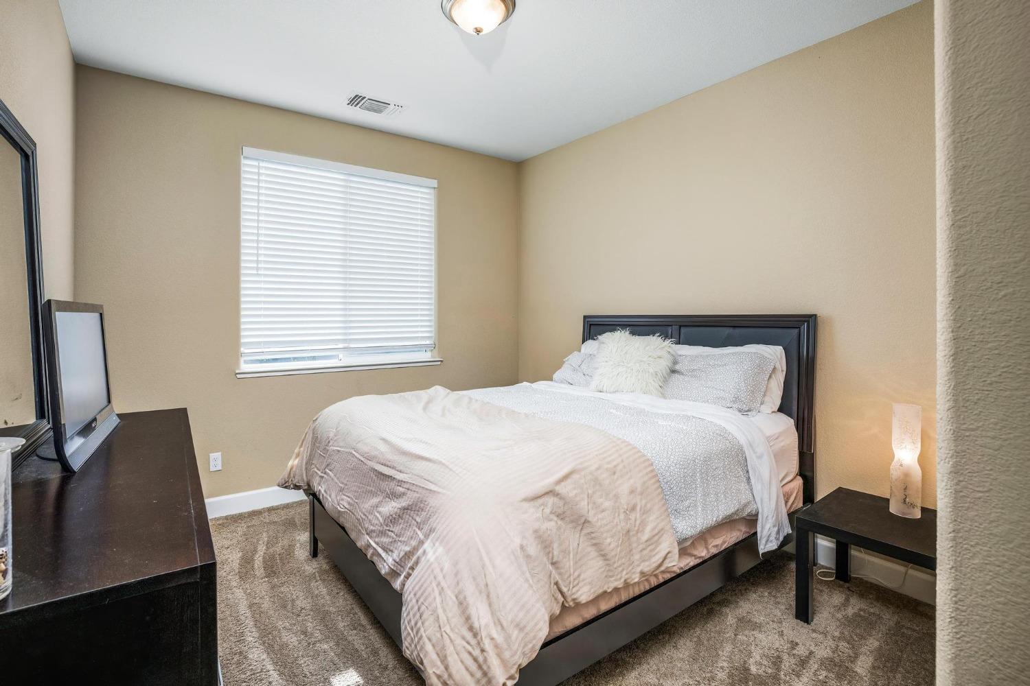 Detail Gallery Image 28 of 38 For 3925 Rose Garden Way, Turlock,  CA 95382 - 3 Beds | 2/1 Baths