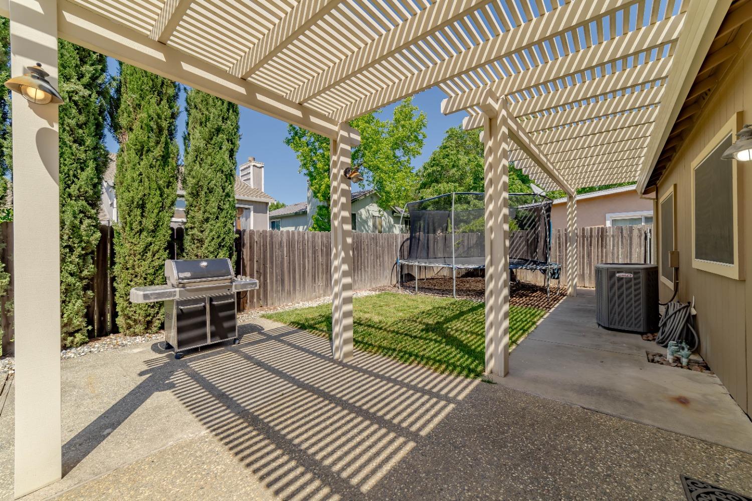 Detail Gallery Image 31 of 36 For 8431 Leaning Tree Ct, Antelope,  CA 95843 - 3 Beds | 2 Baths