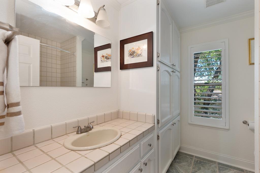 Detail Gallery Image 33 of 82 For 6730 Estates Ct, Auburn,  CA 95602 - 3 Beds | 2/1 Baths