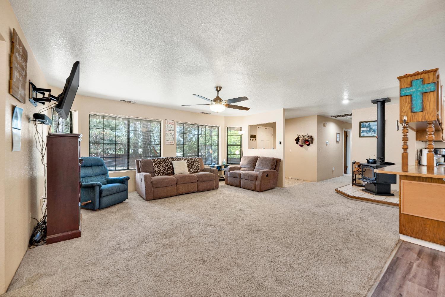Detail Gallery Image 9 of 44 For 6440 Longridge Ct, Foresthill,  CA 95631 - 3 Beds | 2 Baths