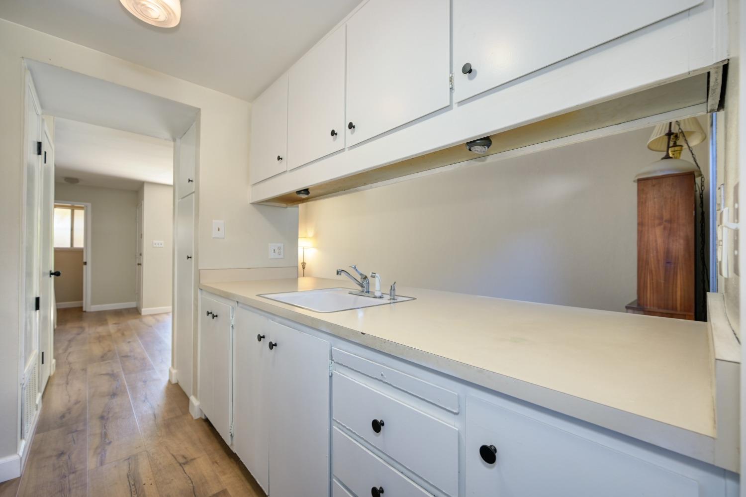 Detail Gallery Image 7 of 41 For 721 Roundtree Ct, Sacramento,  CA 95831 - 2 Beds | 1/1 Baths