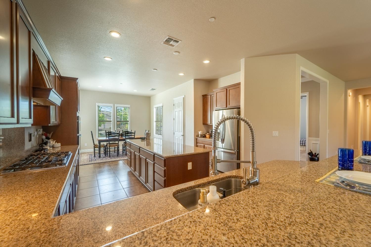 Detail Gallery Image 12 of 48 For 1512 Knollwood St, Manteca,  CA 95336 - 3 Beds | 2/1 Baths