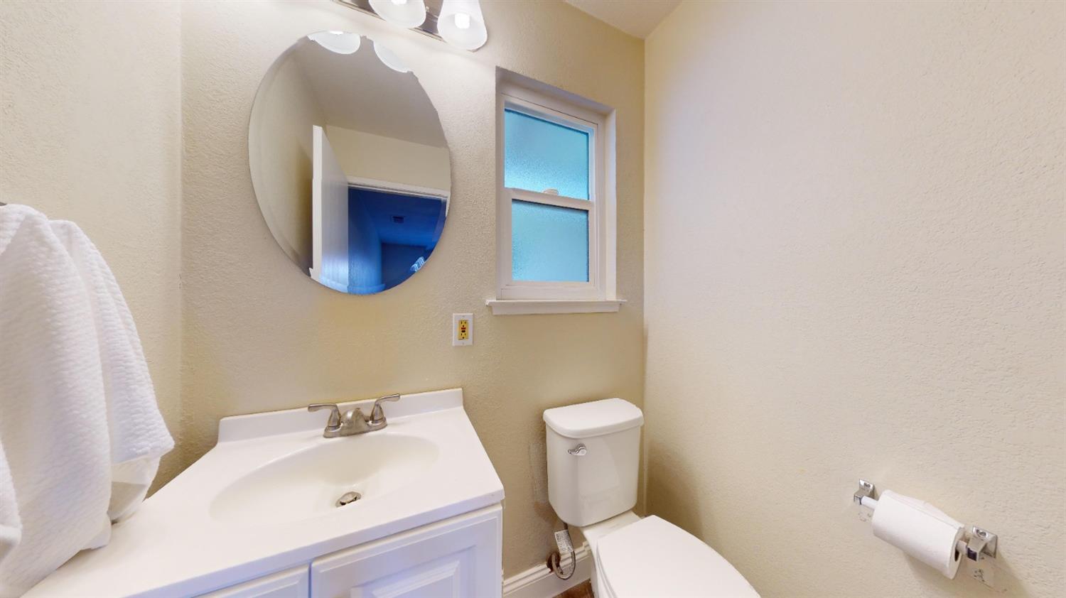Detail Gallery Image 17 of 34 For 2401 Northridge Dr, Modesto,  CA 95350 - 5 Beds | 2/1 Baths