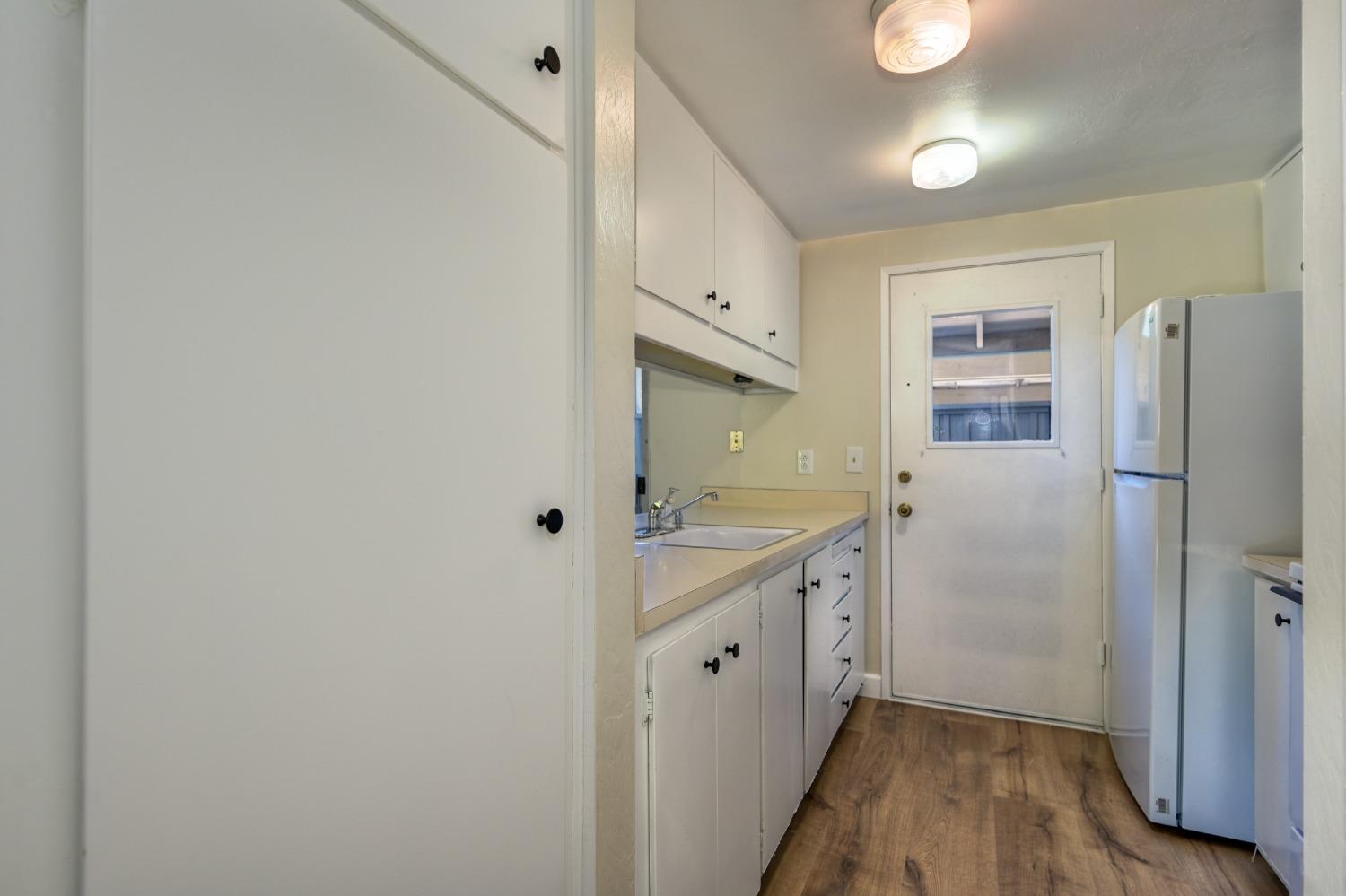 Detail Gallery Image 10 of 41 For 721 Roundtree Ct, Sacramento,  CA 95831 - 2 Beds | 1/1 Baths