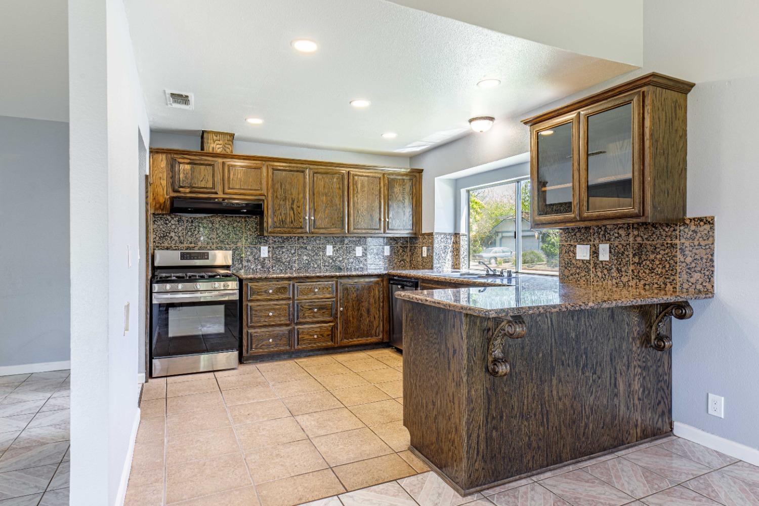 Detail Gallery Image 11 of 40 For 1812 Stonecress, Ceres,  CA 95307 - 3 Beds | 2 Baths