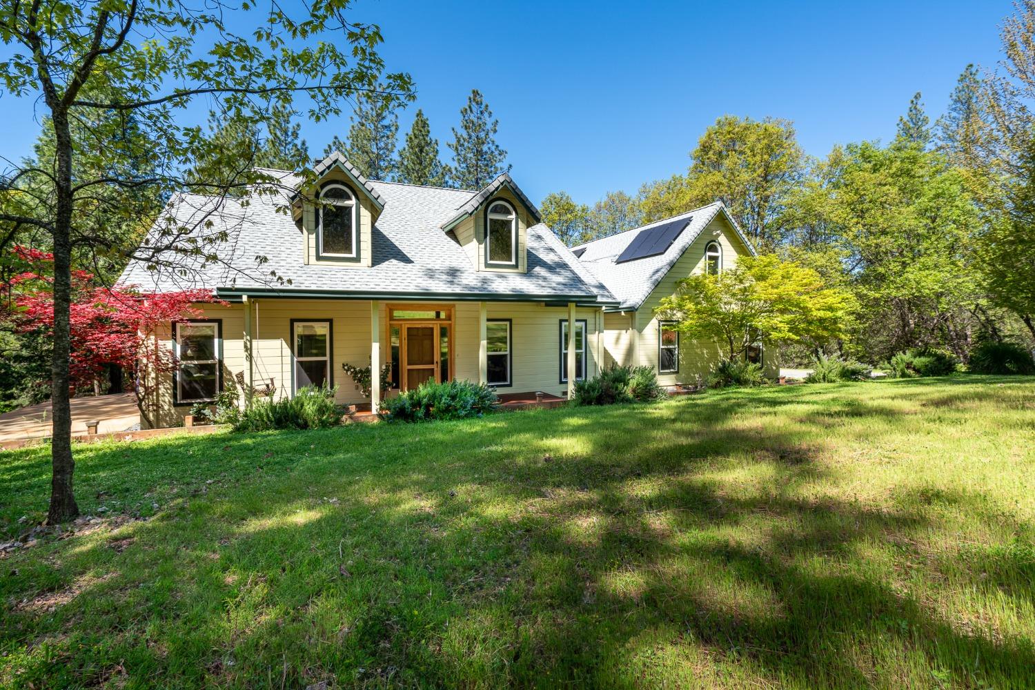 Detail Gallery Image 6 of 52 For 3070 Dogwood Creek Rd, Rail Road Flat,  CA 95248 - 3 Beds | 2/1 Baths