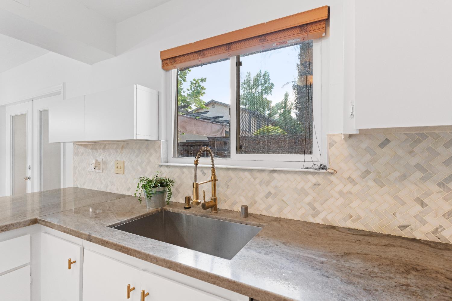 Detail Gallery Image 11 of 49 For 5105 Greenberry Dr, Sacramento,  CA 95841 - 3 Beds | 1/1 Baths