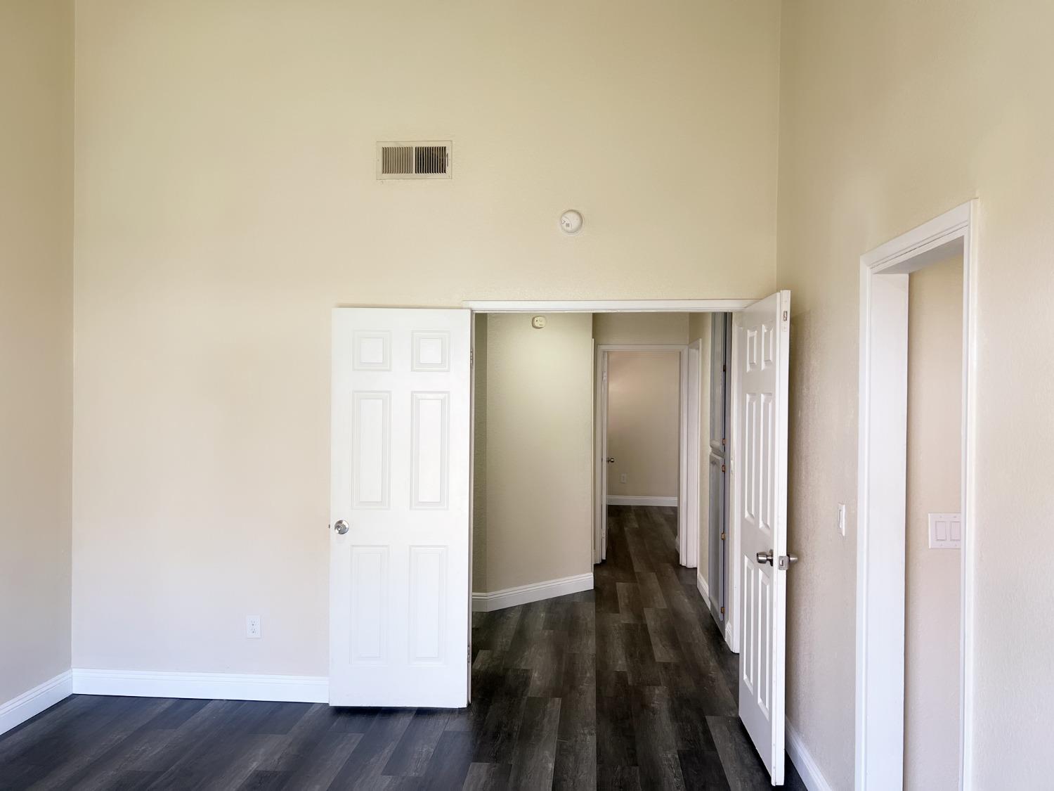 Detail Gallery Image 17 of 31 For 8013 Parkgate Way, Sacramento,  CA 95828 - 3 Beds | 2 Baths