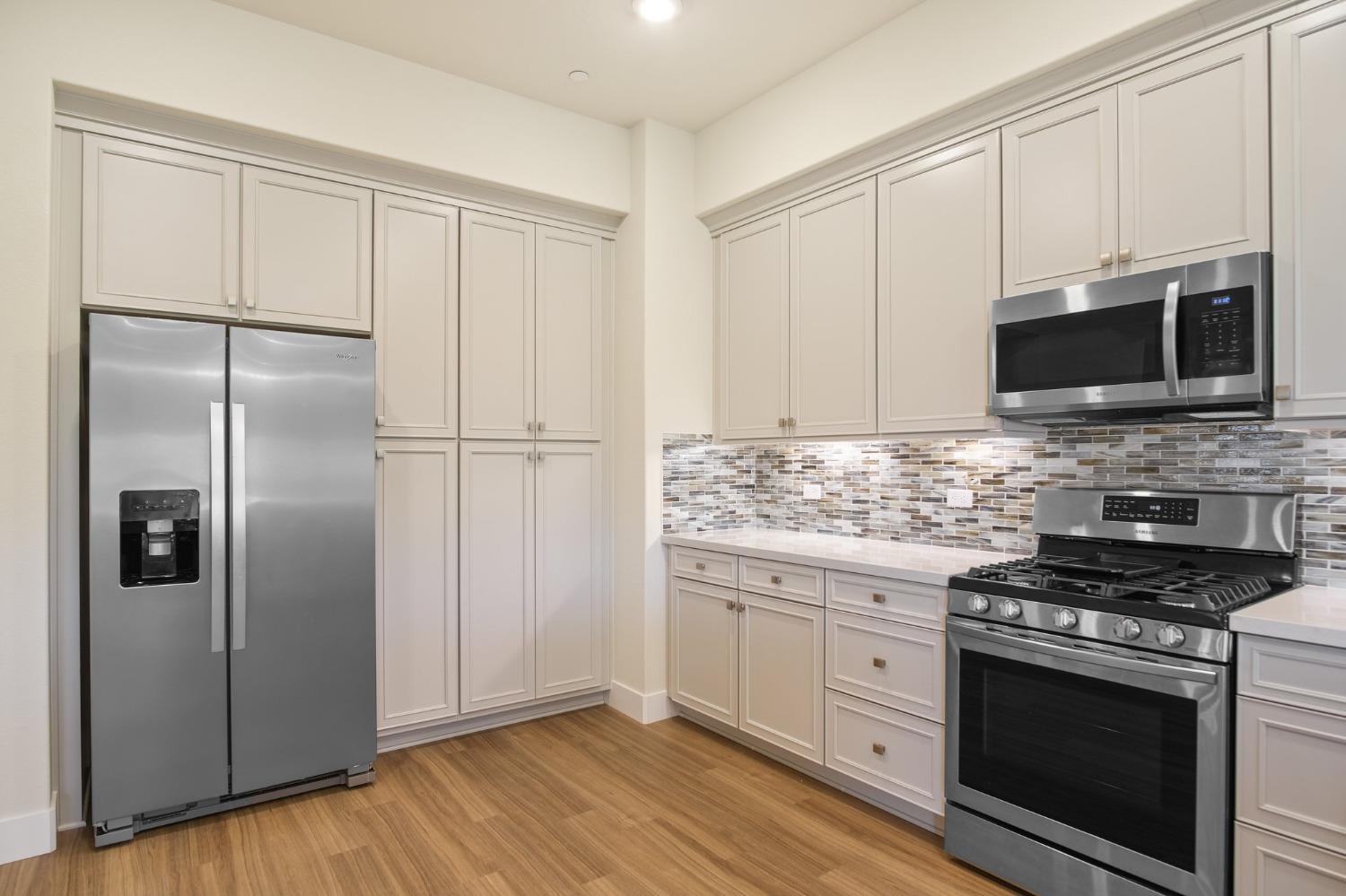 Detail Gallery Image 31 of 39 For 1661 Spring St #434,  Davis,  CA 95616 - 3 Beds | 2/1 Baths