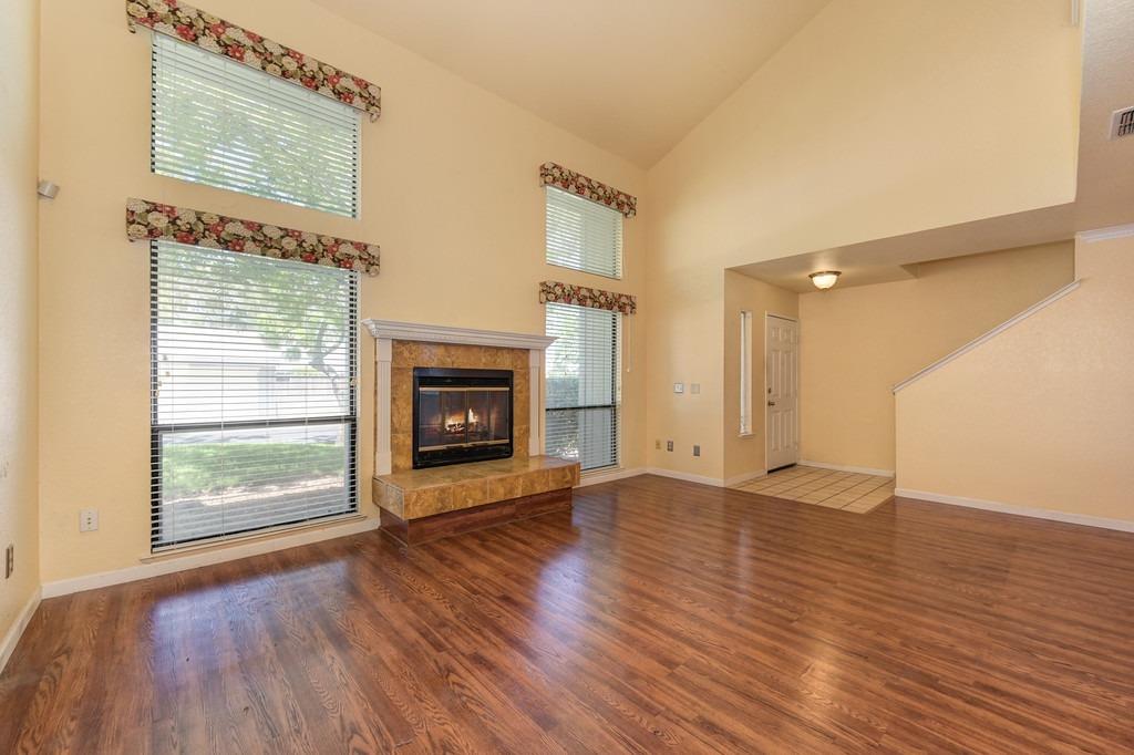 Detail Gallery Image 7 of 39 For 3612 Gold Creek Ln, Sacramento,  CA 95827 - 2 Beds | 2 Baths