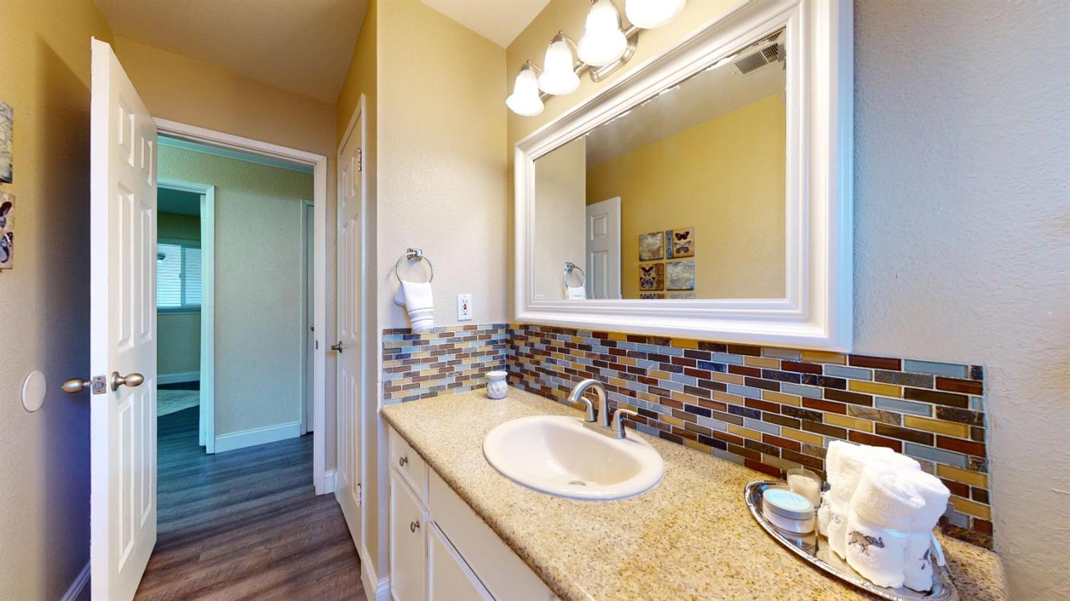 Detail Gallery Image 21 of 34 For 2401 Northridge Dr, Modesto,  CA 95350 - 5 Beds | 2/1 Baths