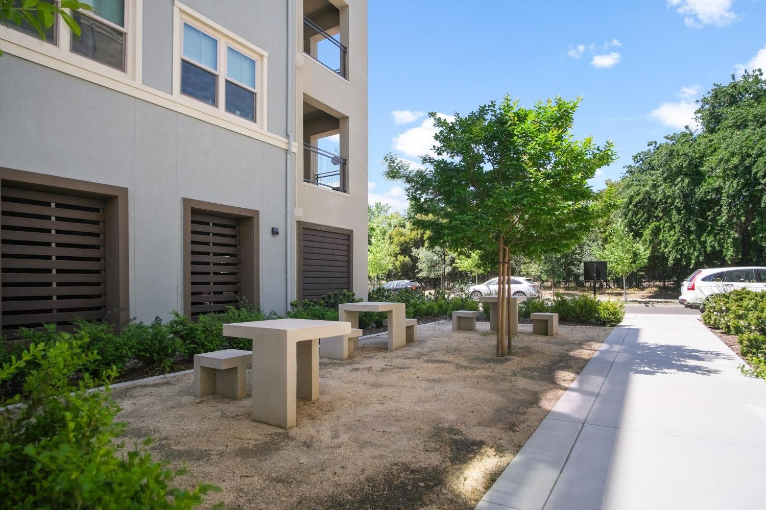 Detail Gallery Image 2 of 39 For 1661 Spring St #434,  Davis,  CA 95616 - 3 Beds | 2/1 Baths
