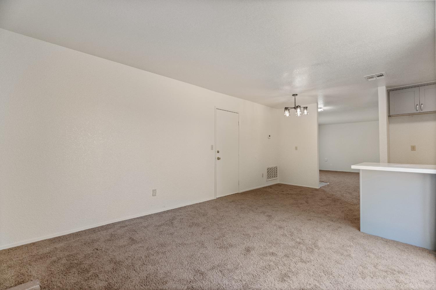 Detail Gallery Image 7 of 31 For 670 Turnstone Dr, Sacramento,  CA 95834 - 3 Beds | 2 Baths