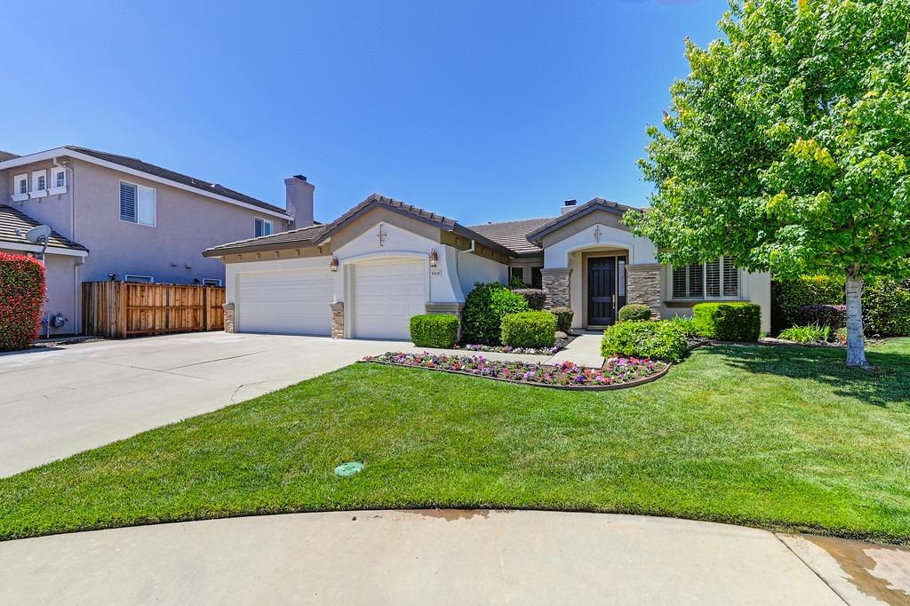 Detail Gallery Image 1 of 55 For 9468 Birchley Ct, Elk Grove,  CA 95624 - 4 Beds | 2 Baths