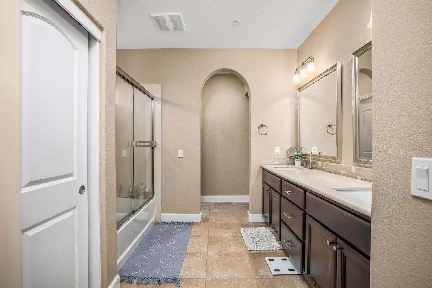Detail Gallery Image 24 of 38 For 3925 Rose Garden Way, Turlock,  CA 95382 - 3 Beds | 2/1 Baths