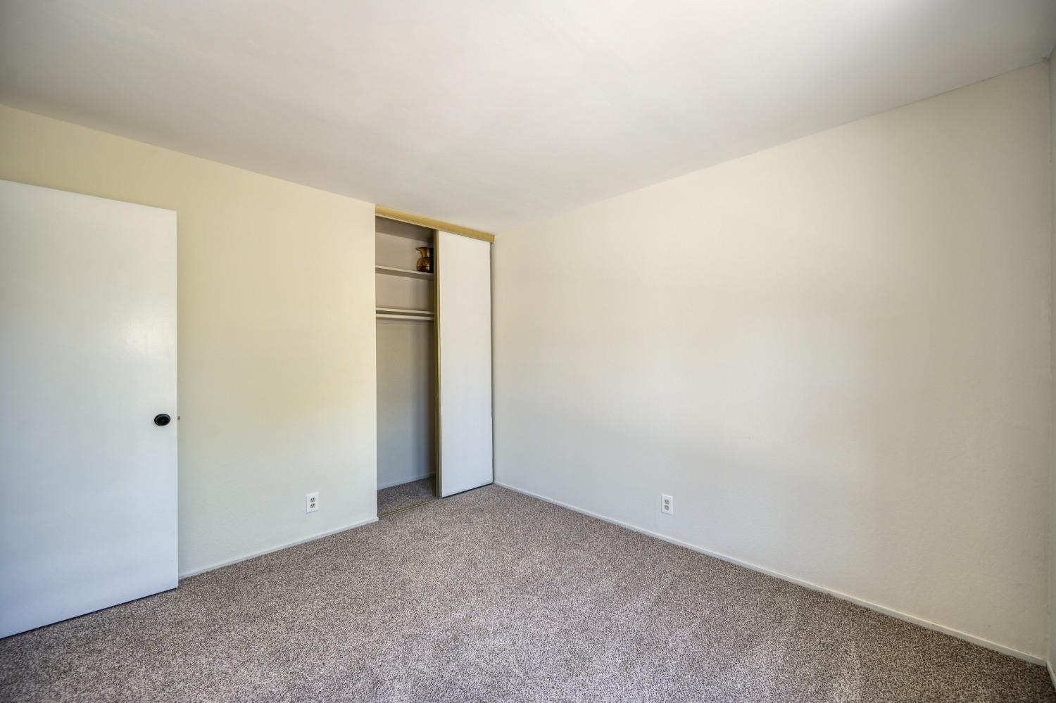 Detail Gallery Image 15 of 41 For 721 Roundtree Ct, Sacramento,  CA 95831 - 2 Beds | 1/1 Baths