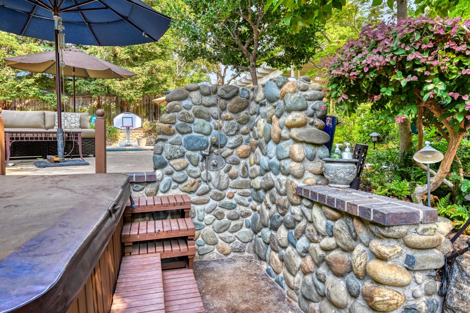 Detail Gallery Image 52 of 96 For 5816 Wedgewood Dr, Granite Bay,  CA 95746 - 5 Beds | 4/1 Baths