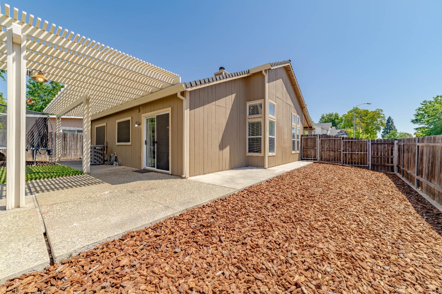 Detail Gallery Image 28 of 36 For 8431 Leaning Tree Ct, Antelope,  CA 95843 - 3 Beds | 2 Baths