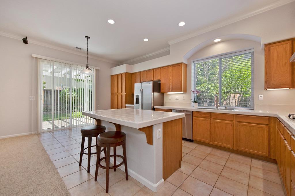 Detail Gallery Image 15 of 55 For 9468 Birchley Ct, Elk Grove,  CA 95624 - 4 Beds | 2 Baths