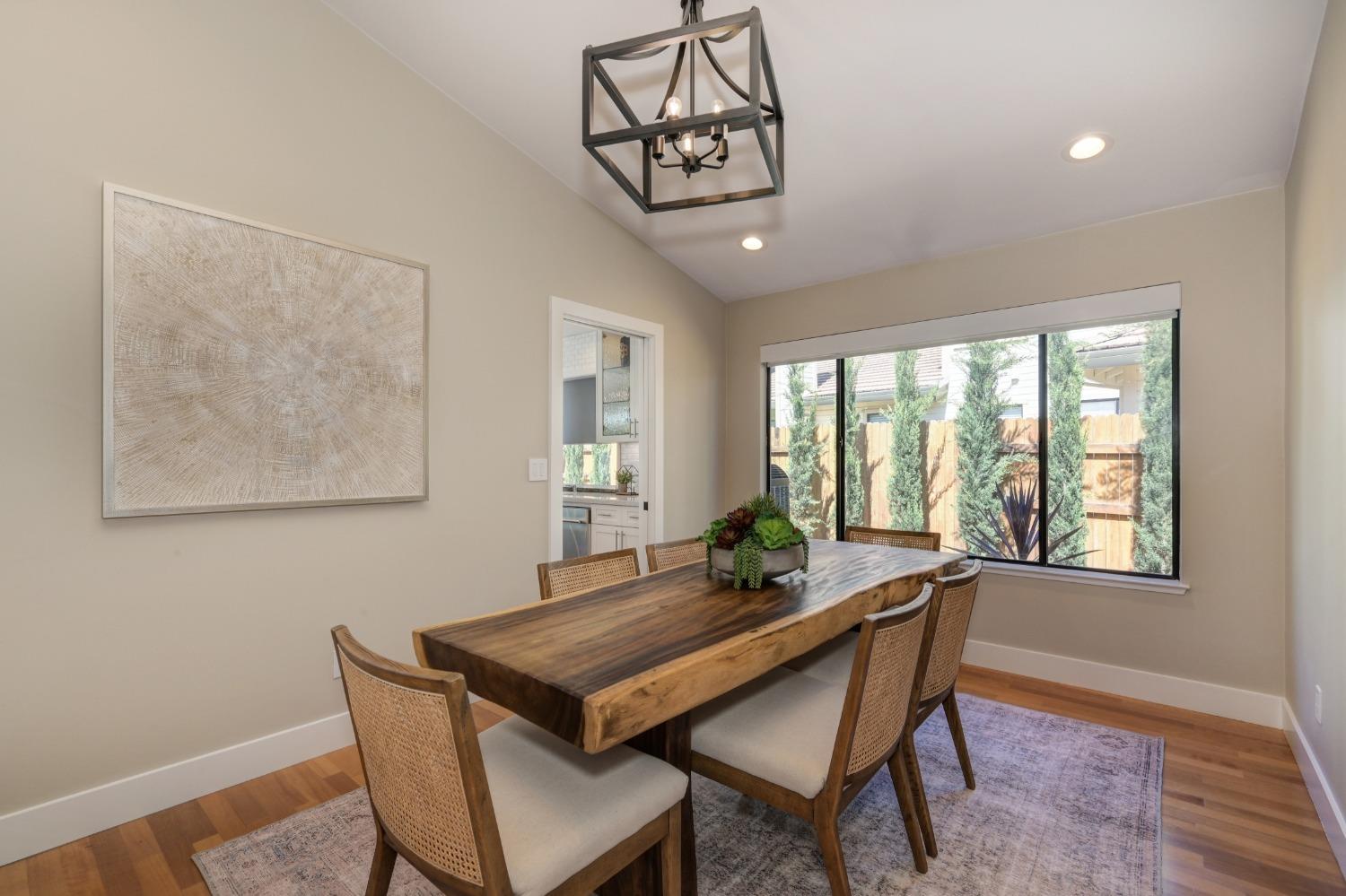 Detail Gallery Image 6 of 40 For 11905 Sailor Creek Ct, Gold River,  CA 95670 - 4 Beds | 2 Baths