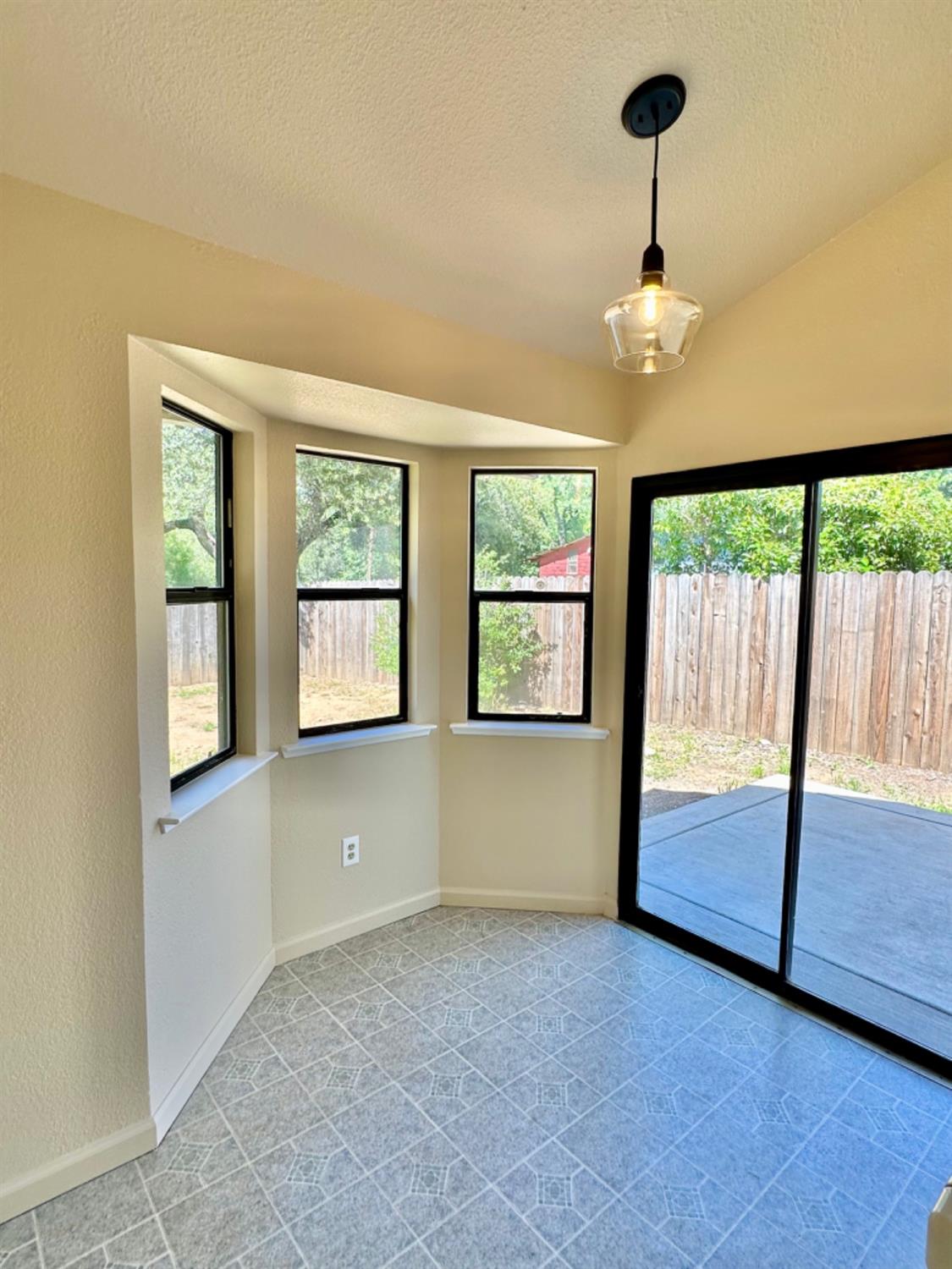Detail Gallery Image 13 of 50 For 12809 Appian Way, Auburn,  CA 95603 - 3 Beds | 2 Baths
