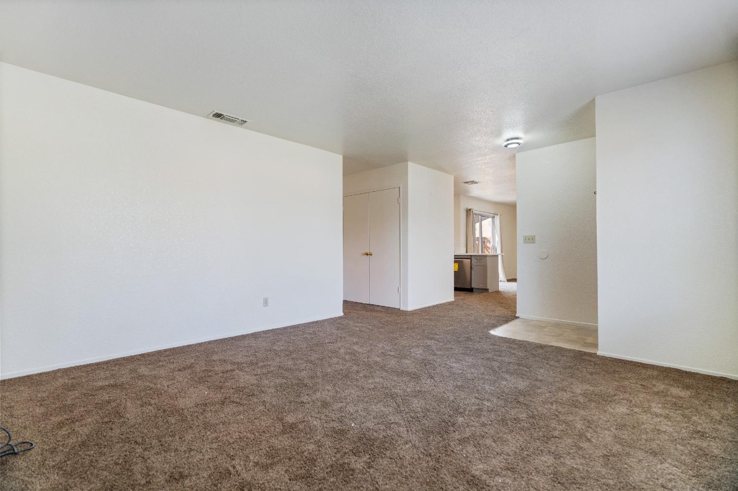 Detail Gallery Image 9 of 31 For 670 Turnstone Dr, Sacramento,  CA 95834 - 3 Beds | 2 Baths