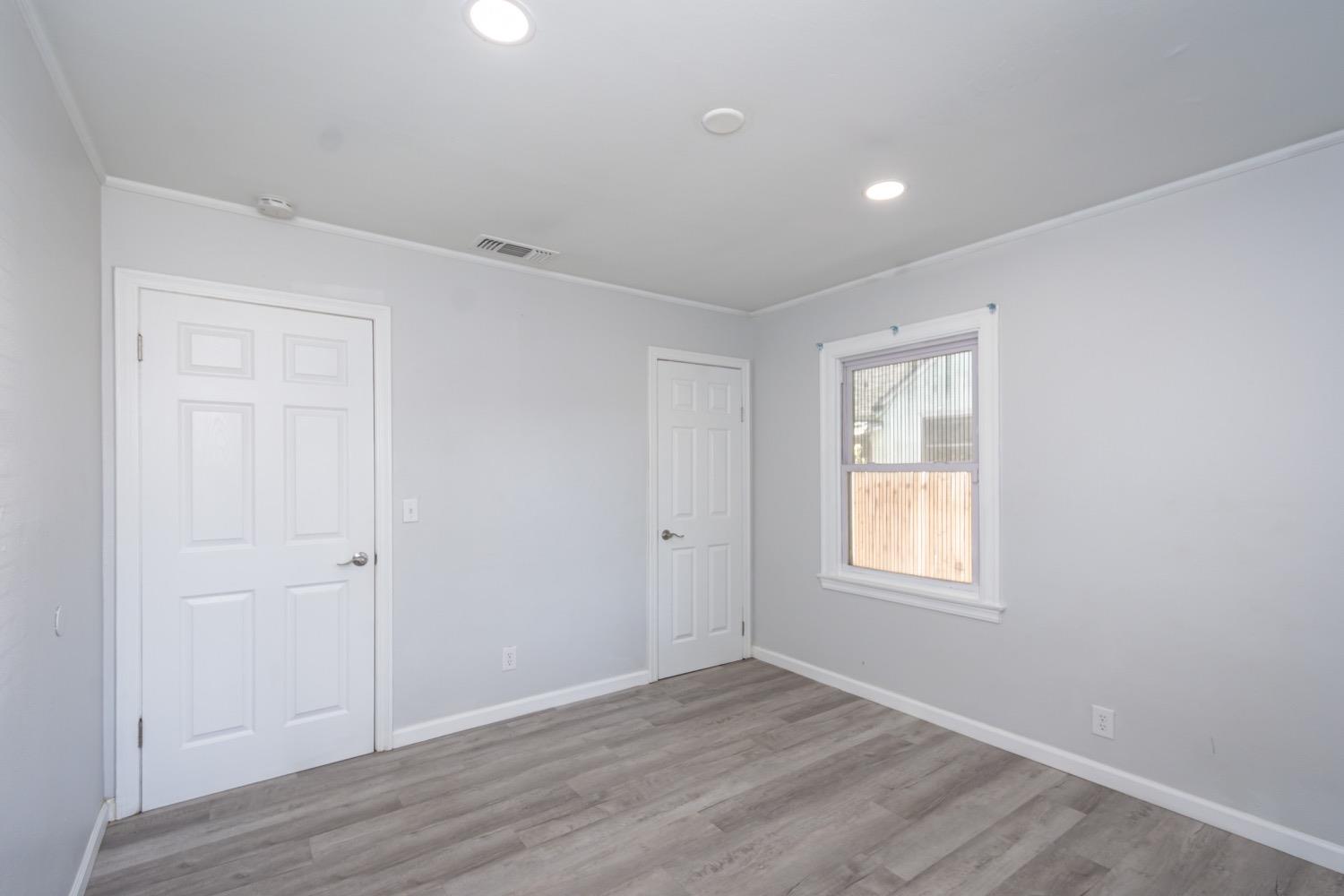 Detail Gallery Image 25 of 64 For 2554 Clay St, Sacramento,  CA 95815 - 4 Beds | 2 Baths