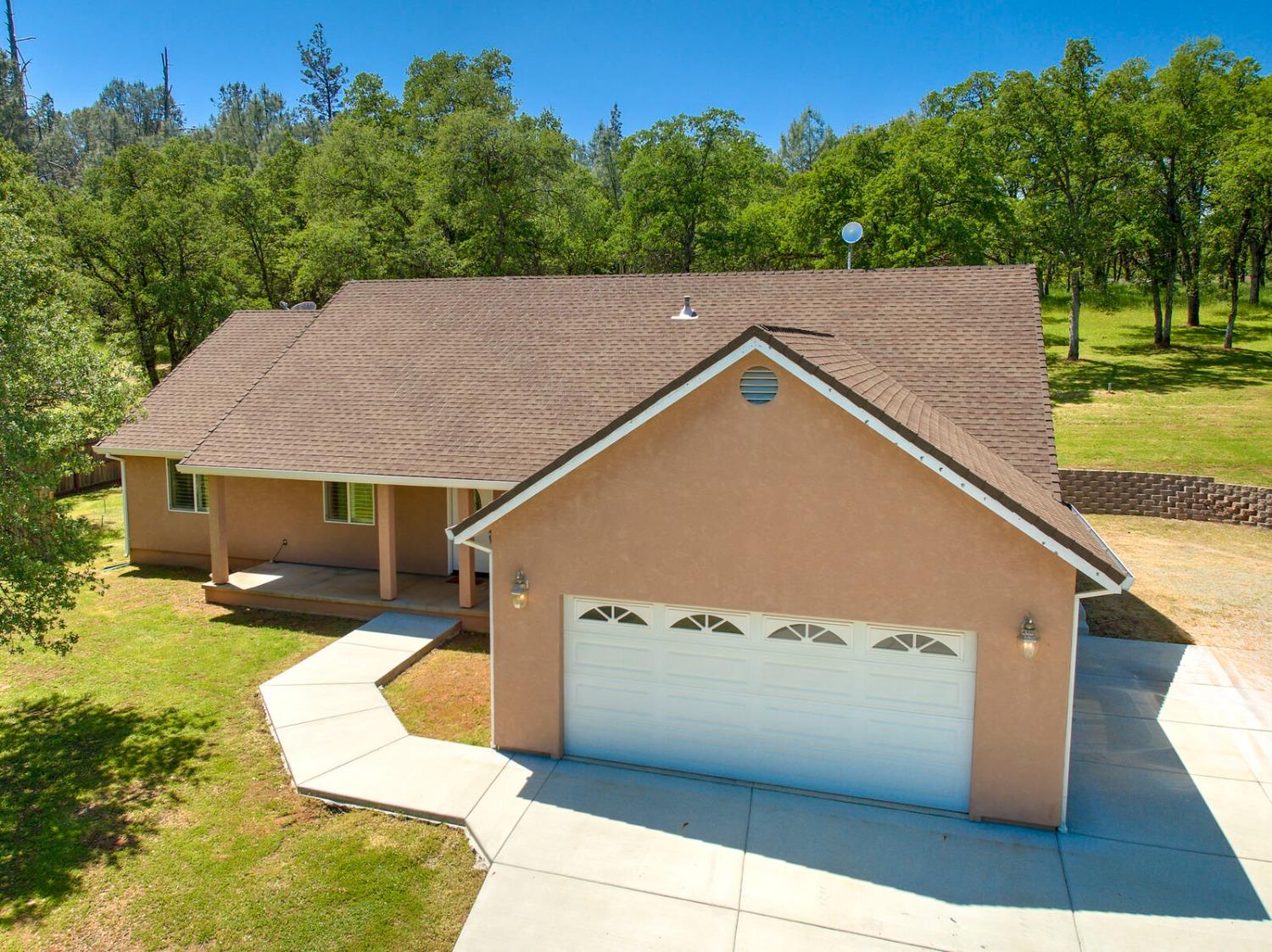 Detail Gallery Image 10 of 47 For 6120 Chrysler Cir, Garden Valley,  CA 95633 - 3 Beds | 2 Baths