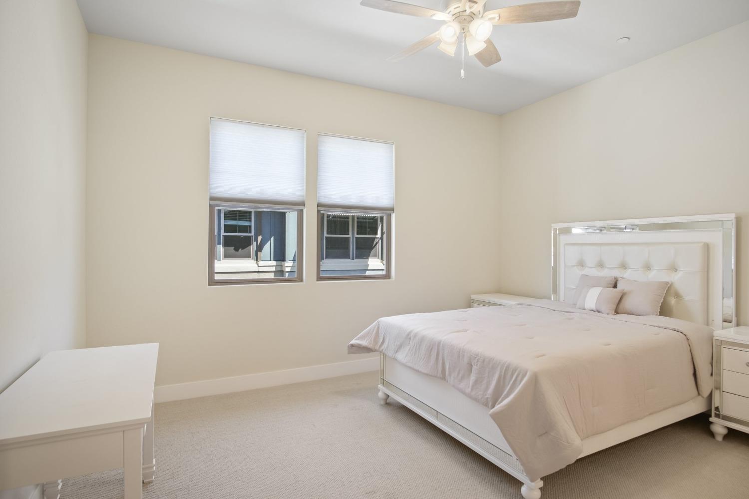 Detail Gallery Image 7 of 39 For 1661 Spring St #434,  Davis,  CA 95616 - 3 Beds | 2/1 Baths