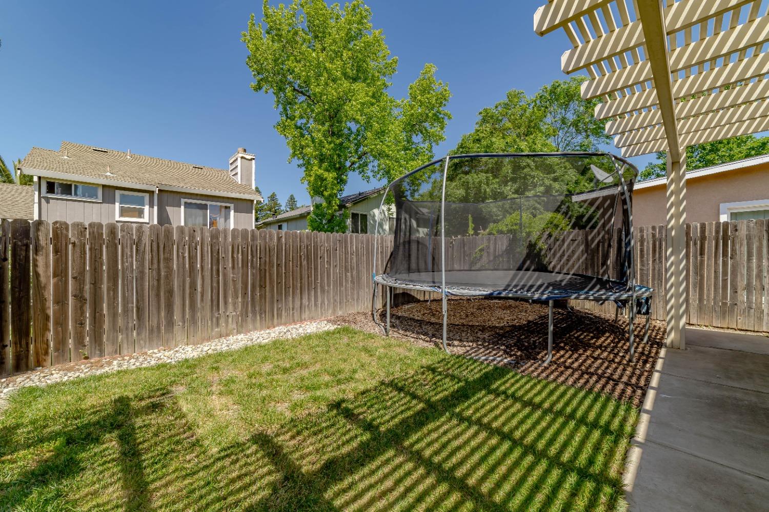 Detail Gallery Image 32 of 36 For 8431 Leaning Tree Ct, Antelope,  CA 95843 - 3 Beds | 2 Baths