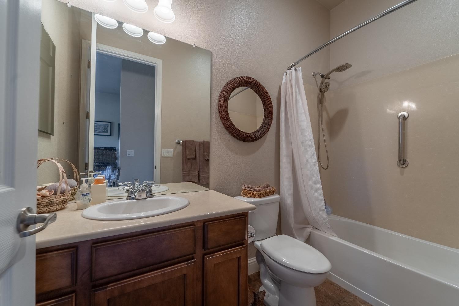 Detail Gallery Image 31 of 48 For 1512 Knollwood St, Manteca,  CA 95336 - 3 Beds | 2/1 Baths