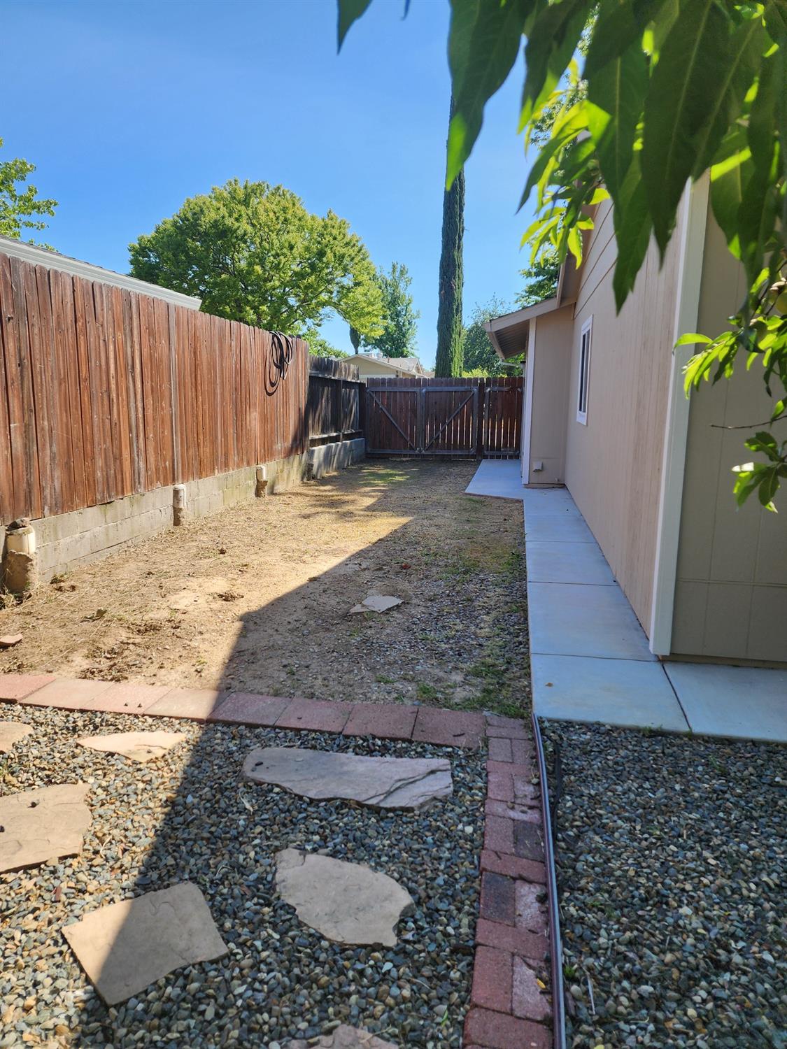 Detail Gallery Image 28 of 35 For 4909 Ruger Ct, Sacramento,  CA 95842 - 3 Beds | 2 Baths