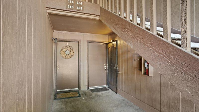 Detail Gallery Image 3 of 28 For 2472 Larkspur Ln #363,  Sacramento,  CA 95825 - 1 Beds | 1 Baths