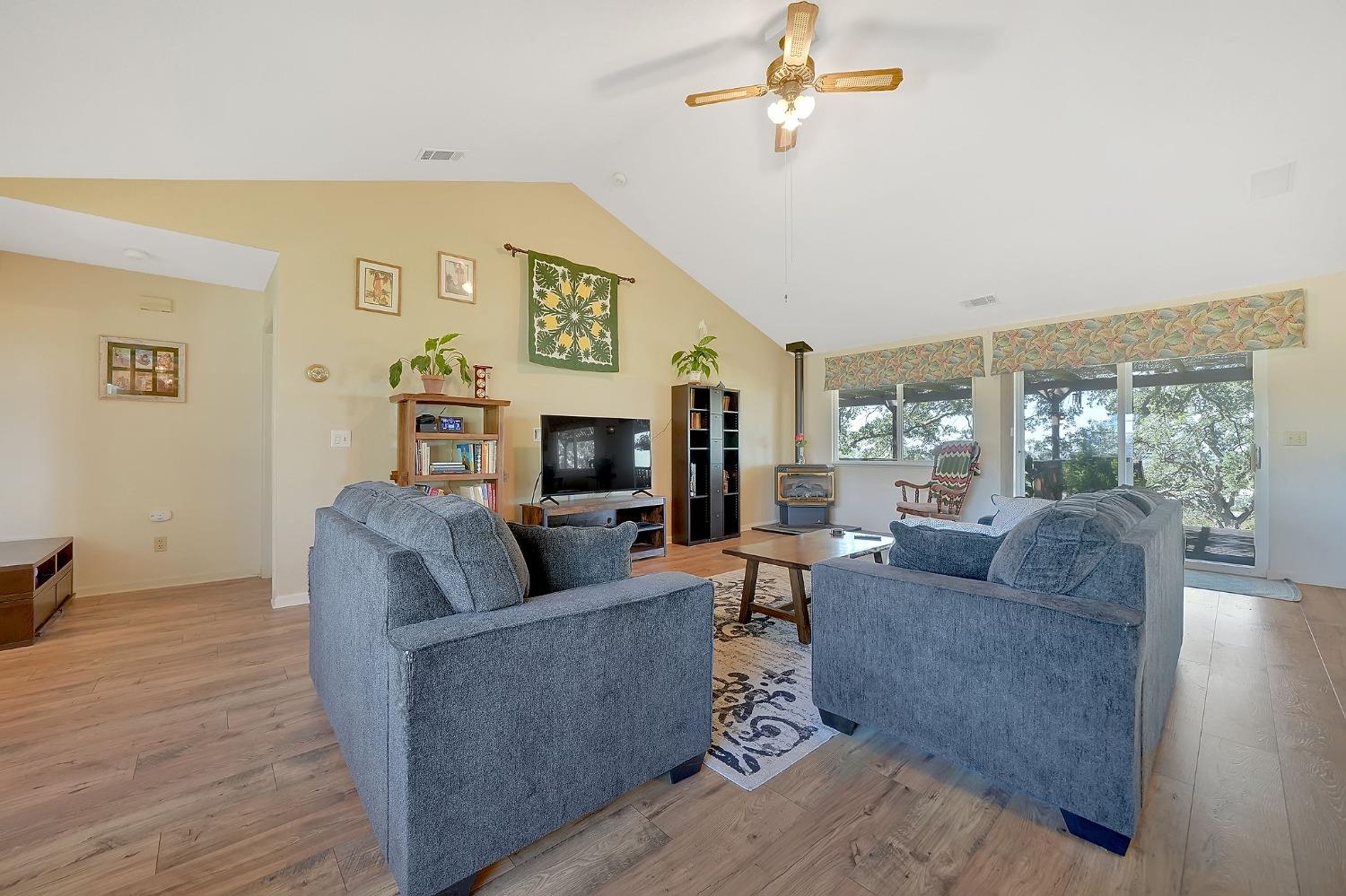 Detail Gallery Image 11 of 71 For 14 Teal Ct, Wallace,  CA 95254 - 3 Beds | 2 Baths