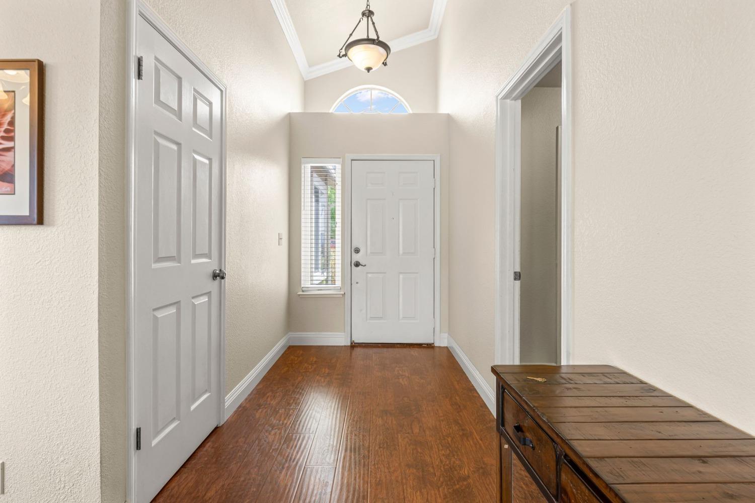 Detail Gallery Image 4 of 48 For 3900 Tawny Meadow Way, Antelope,  CA 95843 - 3 Beds | 2 Baths