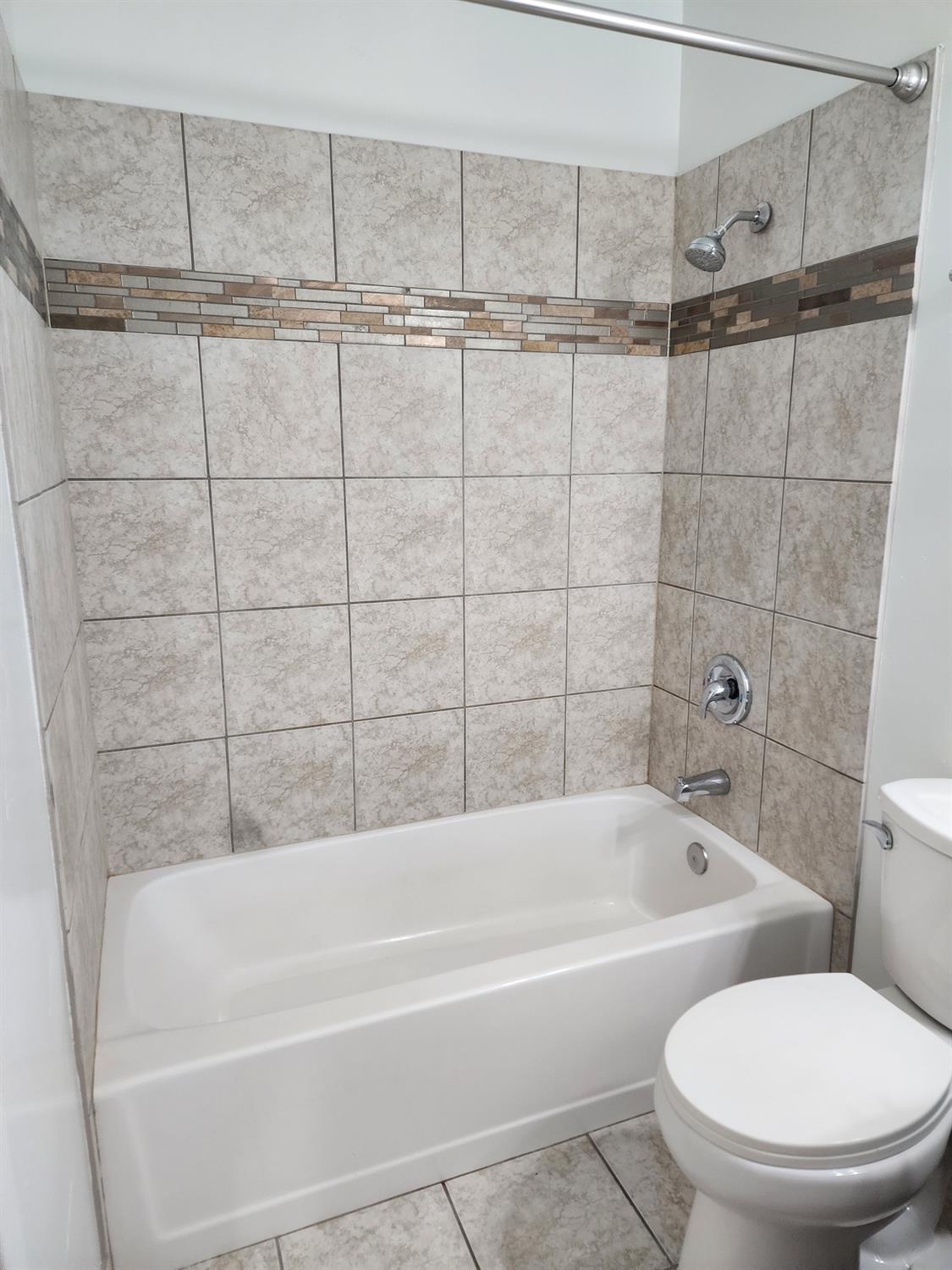 Detail Gallery Image 14 of 35 For 4909 Ruger Ct, Sacramento,  CA 95842 - 3 Beds | 2 Baths