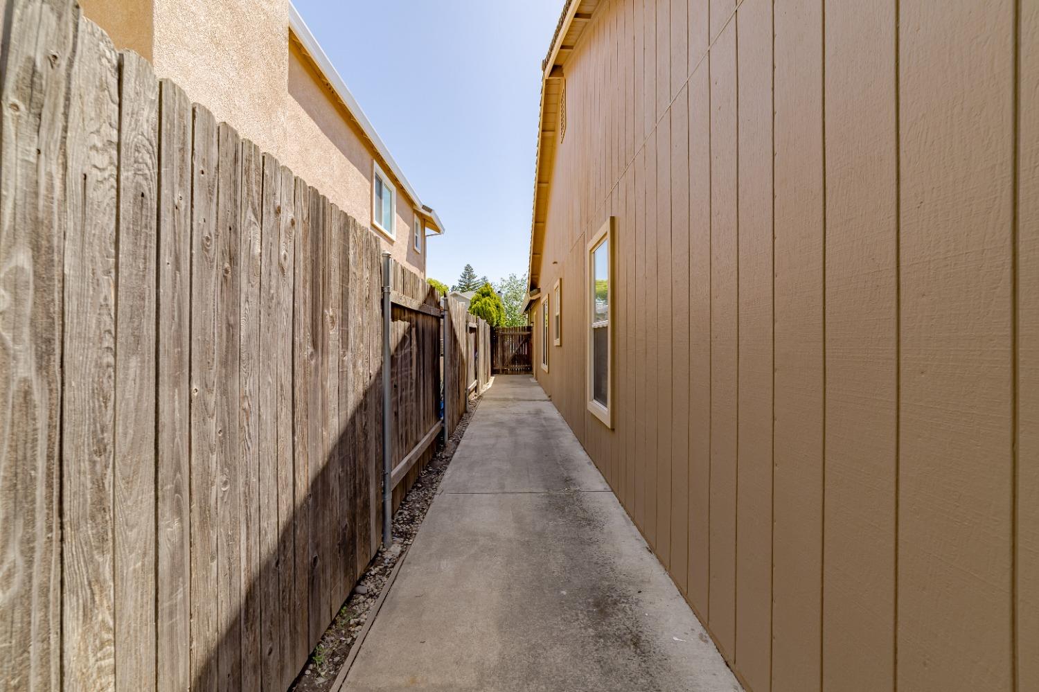 Detail Gallery Image 36 of 36 For 8431 Leaning Tree Ct, Antelope,  CA 95843 - 3 Beds | 2 Baths