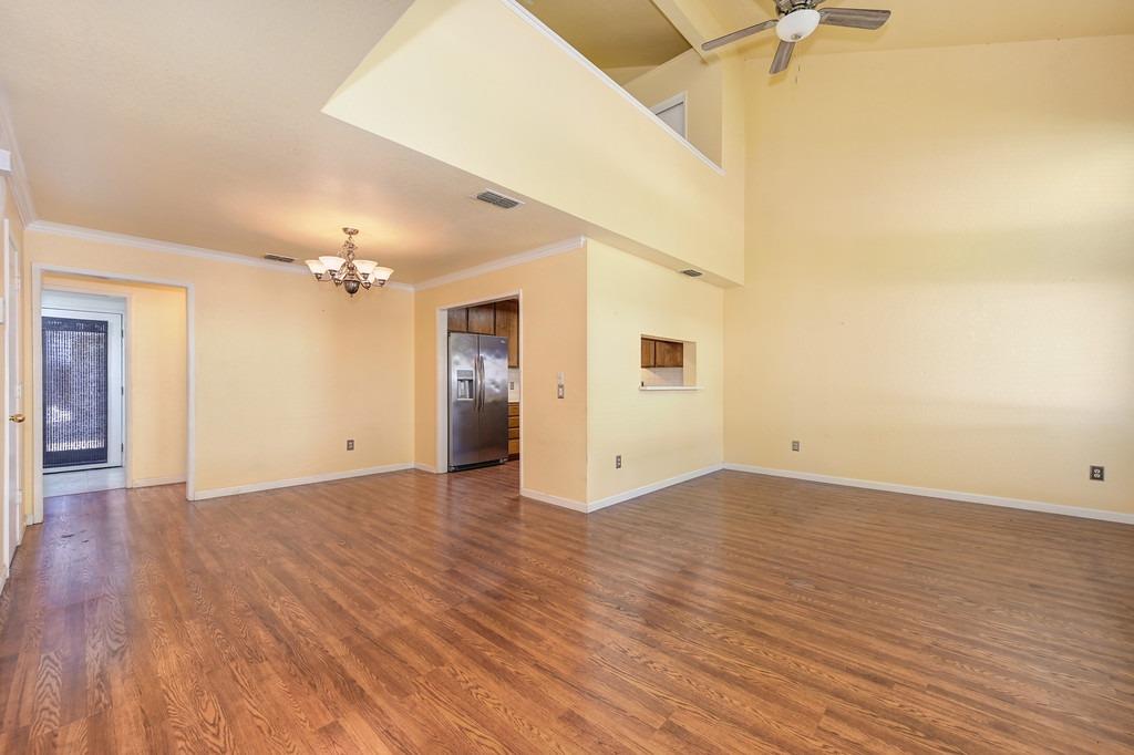 Detail Gallery Image 5 of 39 For 3612 Gold Creek Ln, Sacramento,  CA 95827 - 2 Beds | 2 Baths