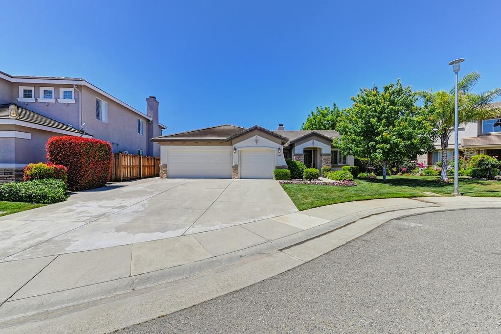 Detail Gallery Image 2 of 55 For 9468 Birchley Ct, Elk Grove,  CA 95624 - 4 Beds | 2 Baths