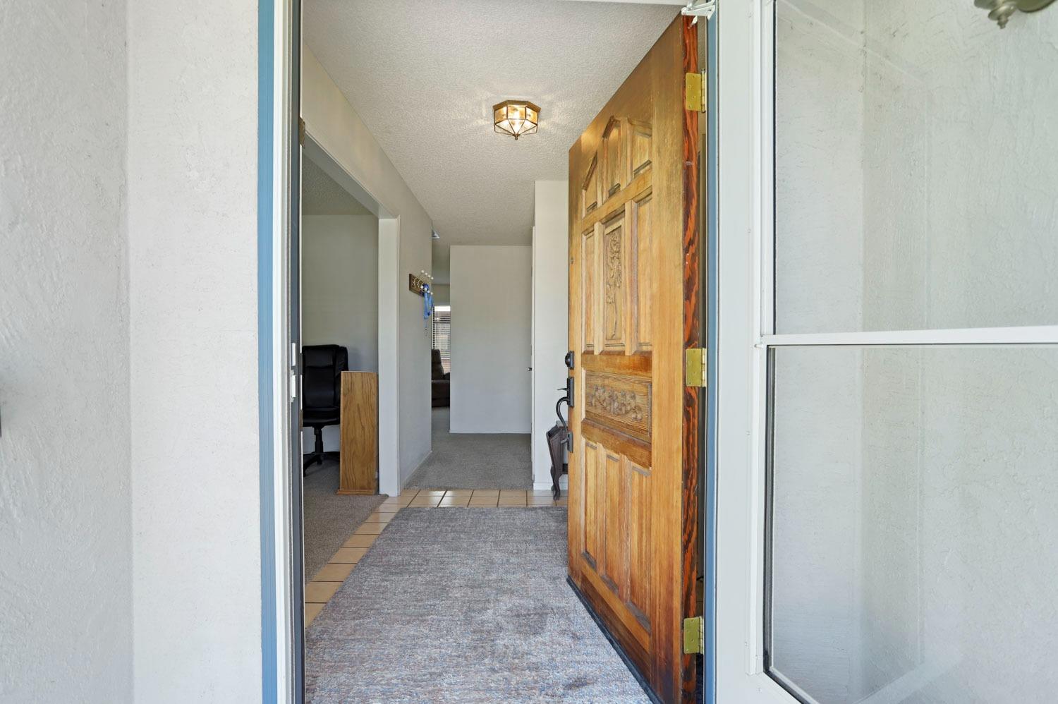 Detail Gallery Image 9 of 66 For 798 Los Flores Ct., Galt,  CA 95632 - 4 Beds | 2/1 Baths