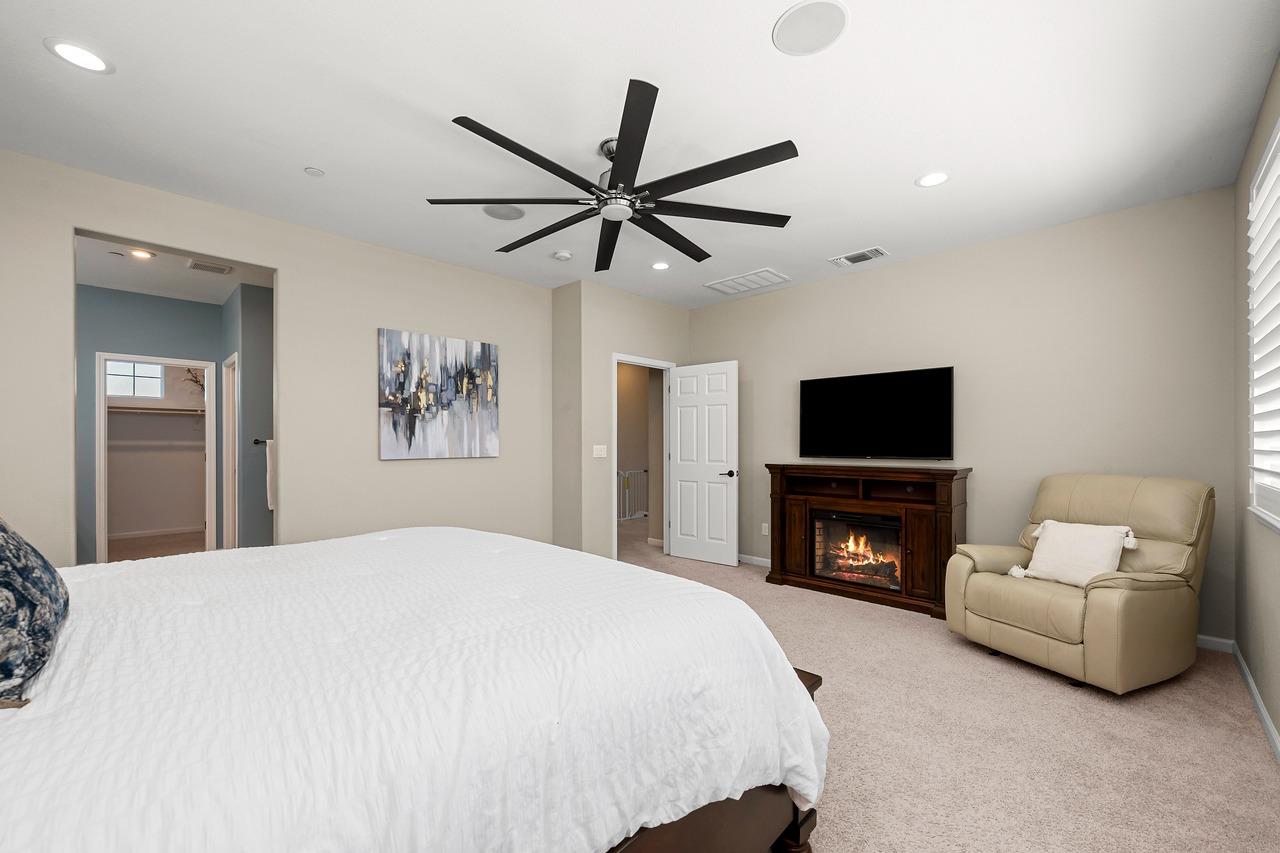 Detail Gallery Image 26 of 42 For 4265 Hydra Cir, Roseville,  CA 95747 - 5 Beds | 3/1 Baths