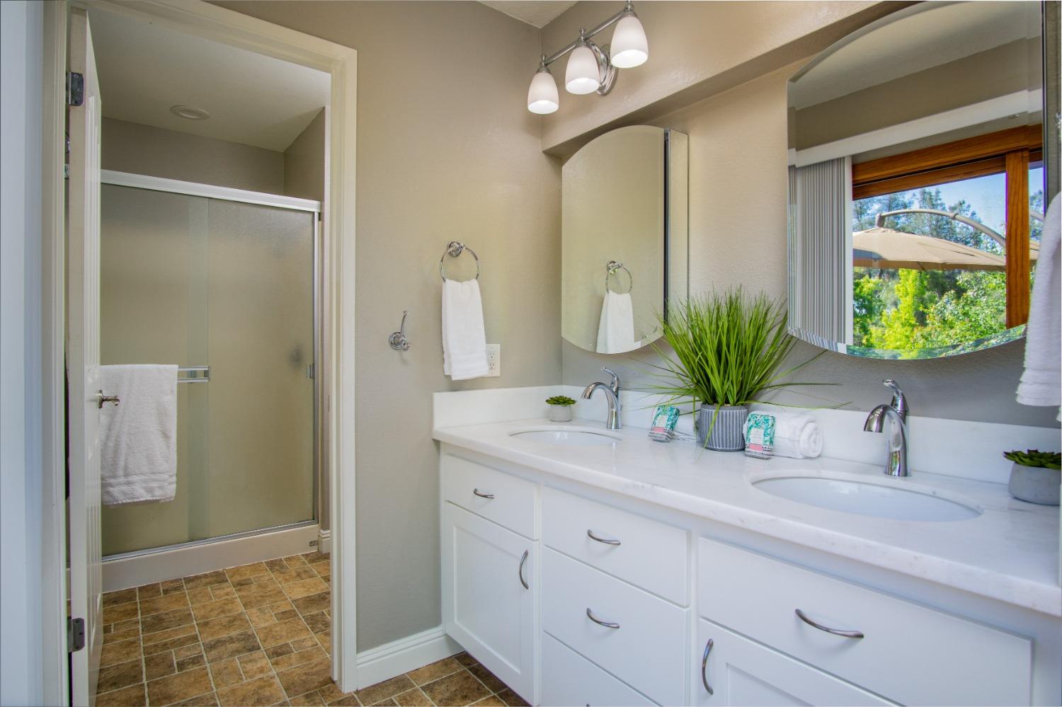 Detail Gallery Image 18 of 41 For 3993 Horseshoe Cir, Loomis,  CA 95650 - 3 Beds | 2 Baths