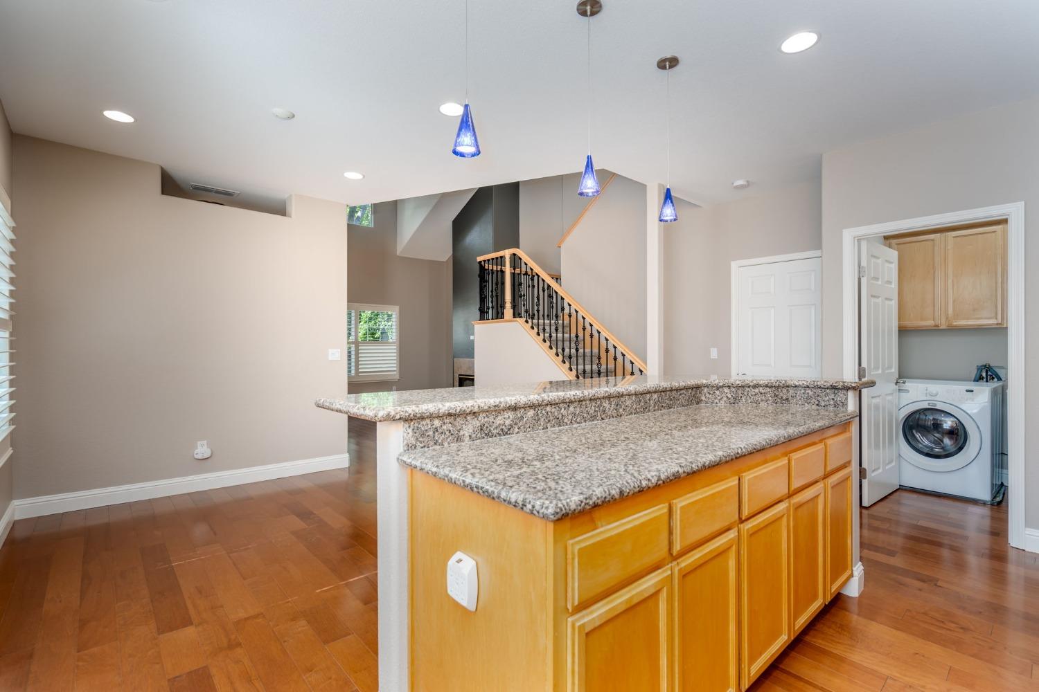 Detail Gallery Image 11 of 37 For 1315 Q St, Sacramento,  CA 95811 - 3 Beds | 3/1 Baths