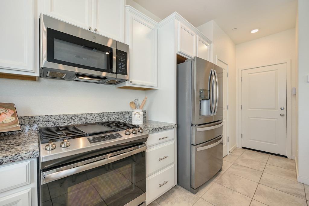 Detail Gallery Image 16 of 26 For 1200 Golden Angel Way, Sacramento,  CA 95838 - 2 Beds | 2/1 Baths
