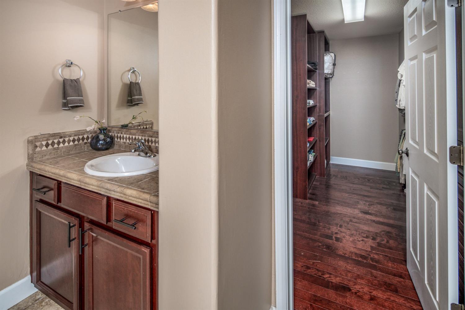 Detail Gallery Image 34 of 54 For 1332 Redcliffe Ln, Lincoln,  CA 95648 - 5 Beds | 4/1 Baths