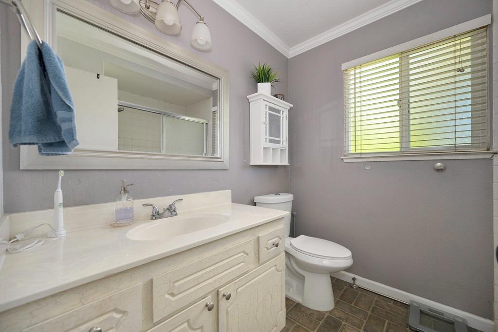 Detail Gallery Image 35 of 43 For 5641 Albert Ln, Citrus Heights,  CA 95610 - 2 Beds | 2/1 Baths
